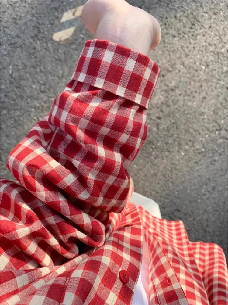 レトロアメリカンレッドチェック柄長袖シャツ女性の夏の怠惰なスタイルルーズ日焼け止めコート通気性ポリエステル綿混紡