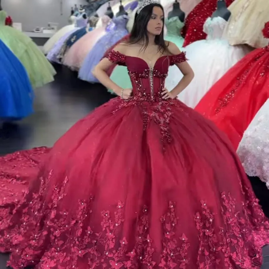 Vestidos de quinceañera de Saprkly burdeos, apliques de deshuesado de princesa con hombros descubiertos, vestidos de quinceañera de cristal, dulce