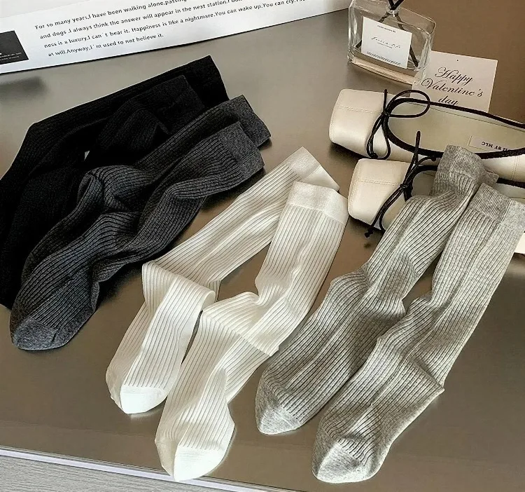 Damenmode-Socken, koreanische einfarbige, gestreifte Wadensocken, schlicht, für Frühling und Sommer, atmungsaktiv, bequem, Stapelsocken, mittelgroß bis klein – Detail 1