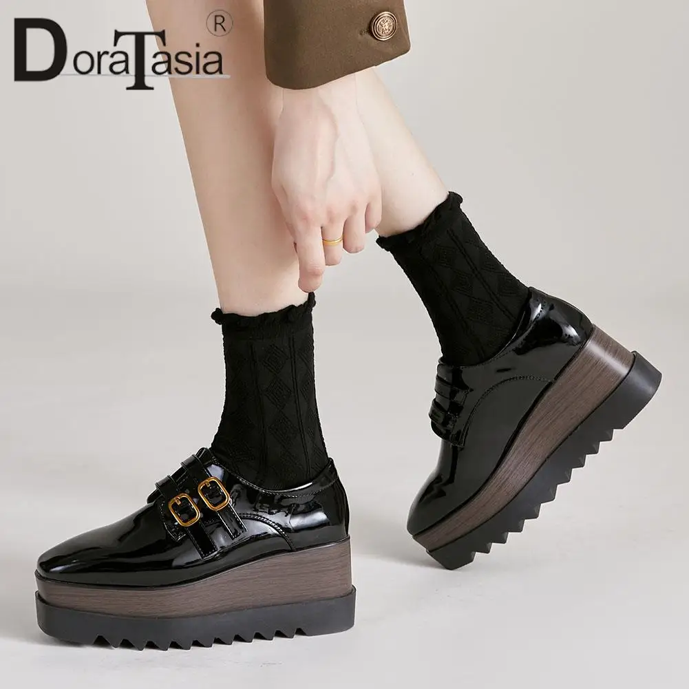 Scarpe basse da donna con plateau piatto solido nuovissime Scarpe da donna con fibbia alla moda per il tempo libero con punta quadrata Scarpe casual da donna primavera autunno