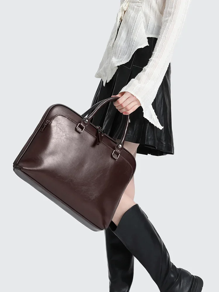 2024 New Official Women's Bag Large Capacity Cowhide Business Bag Simple Leather Commuter Leather Women's Computer Bag