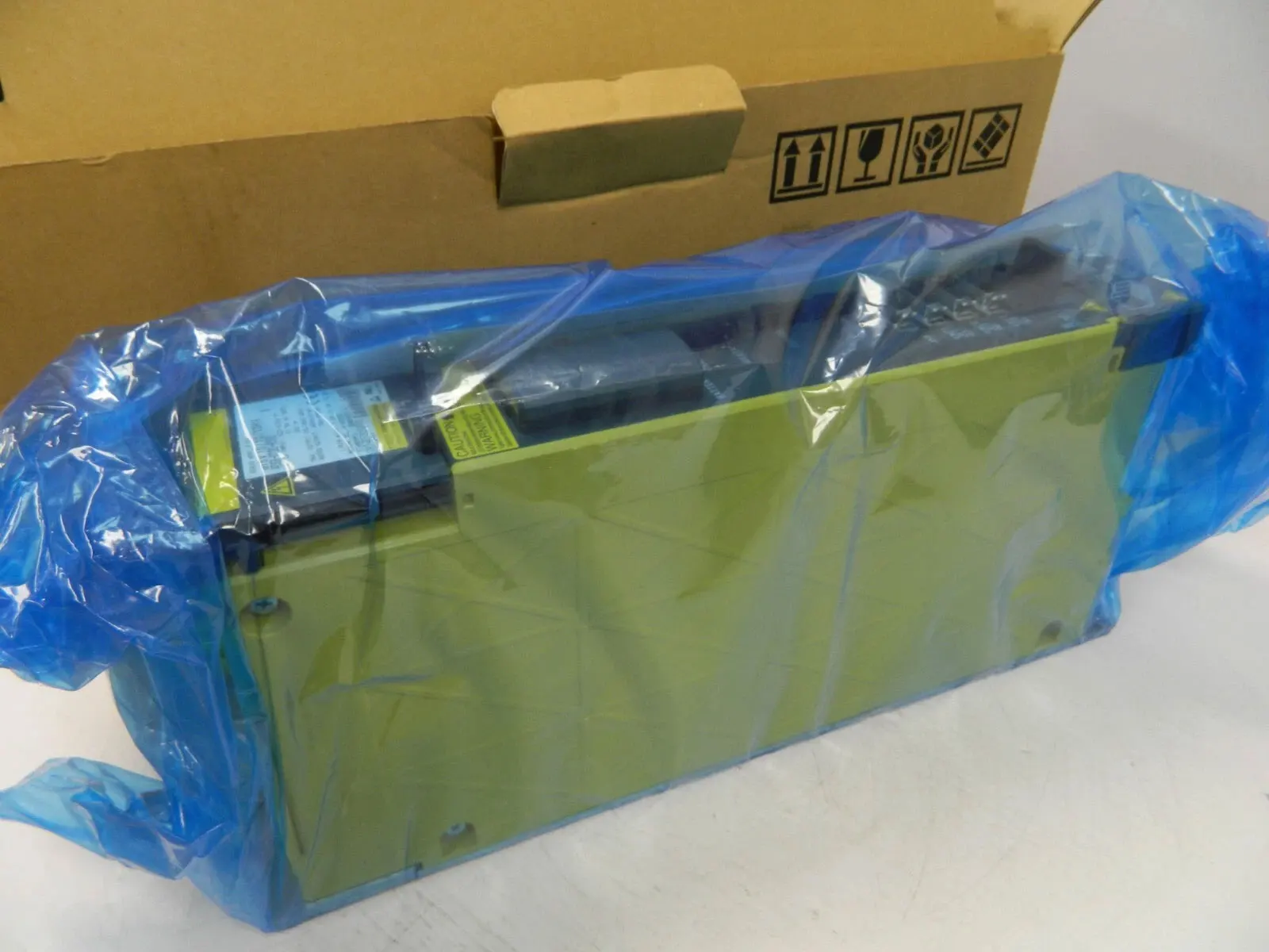 새로운 A06B-6290-H302 A06B-6290-H305 A06B-6290-H328 1년 보증