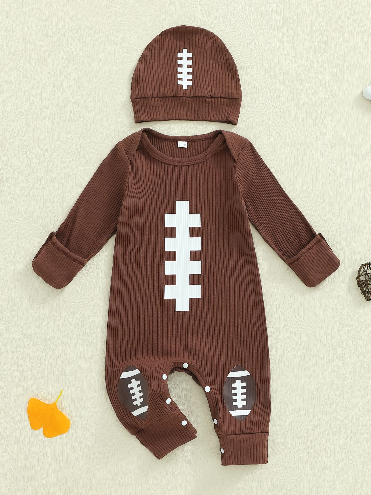 Setelan Baju Bayi 3Pcs Lengan Panjang Kerah Bulat Motif Rugby dengan Topi dan Kaos Kaki Pakaian Bayi Baru Lahir untuk Anak Laki-laki Perempuan