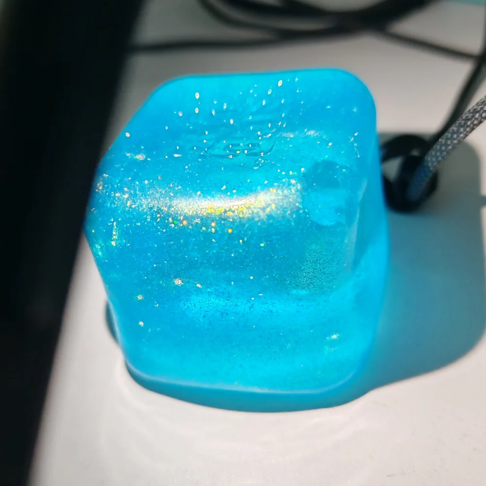 @Needoh Nice Cube Glitter & Glow Squeeze Sensorisches Dehnspielzeug zur Angstlinderung, ADHS-Fidget, Freizeitgeschenk für Erwachsene – Detail 3
