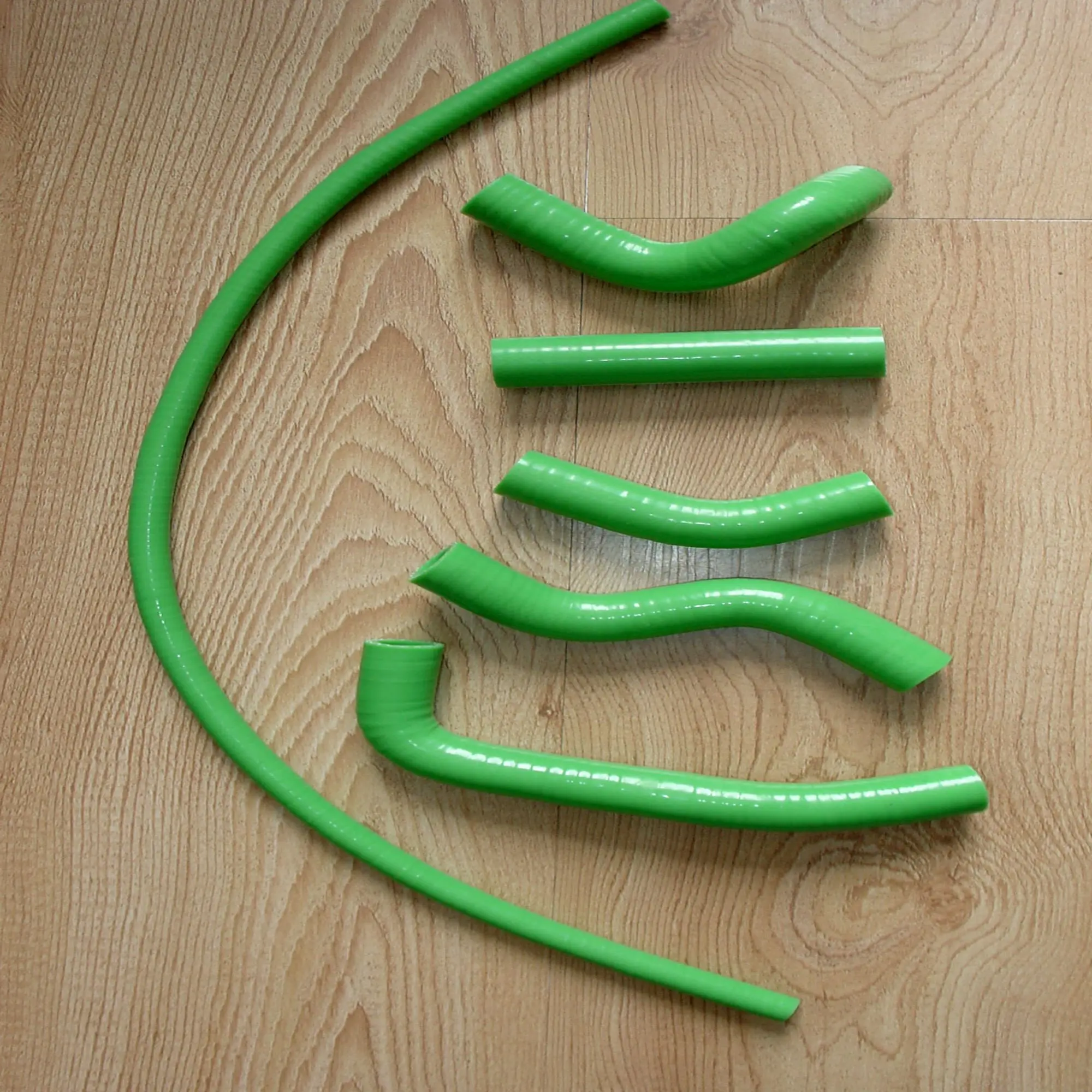 Green Silicone Radiator Hose For 1988-2004 Kawasaki KX5001992 1993 1994 1995 1996 1997 1998 1999 2000 2001 2002 2003 2004