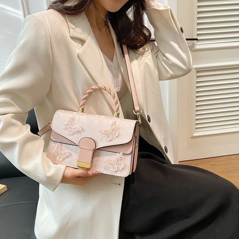 

New High-end and Niche Handbag Women 2026 Fashion Versatile Lace Single-shoulder Crossbody Bag High Level Appearance Package