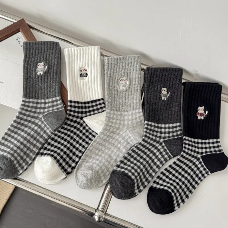 1/5 Paar Retro karierte minimalistische Damensocken, modische, vielseitige Damen-Mittelsohlensocken, Frühling und Herbst, niedliche Cartoon-Langsocken
