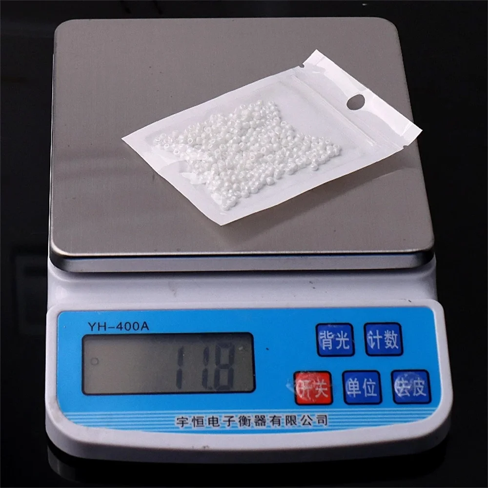 Weiße Serie tschechische Glas-Rocailles, verschiedene Größen, 1,5 mm, 2 mm, 3 mm, 4 mm, runde Distanzperlen für DIY-Schmuckherstellung, Bekleidungszubehör – Detail 5