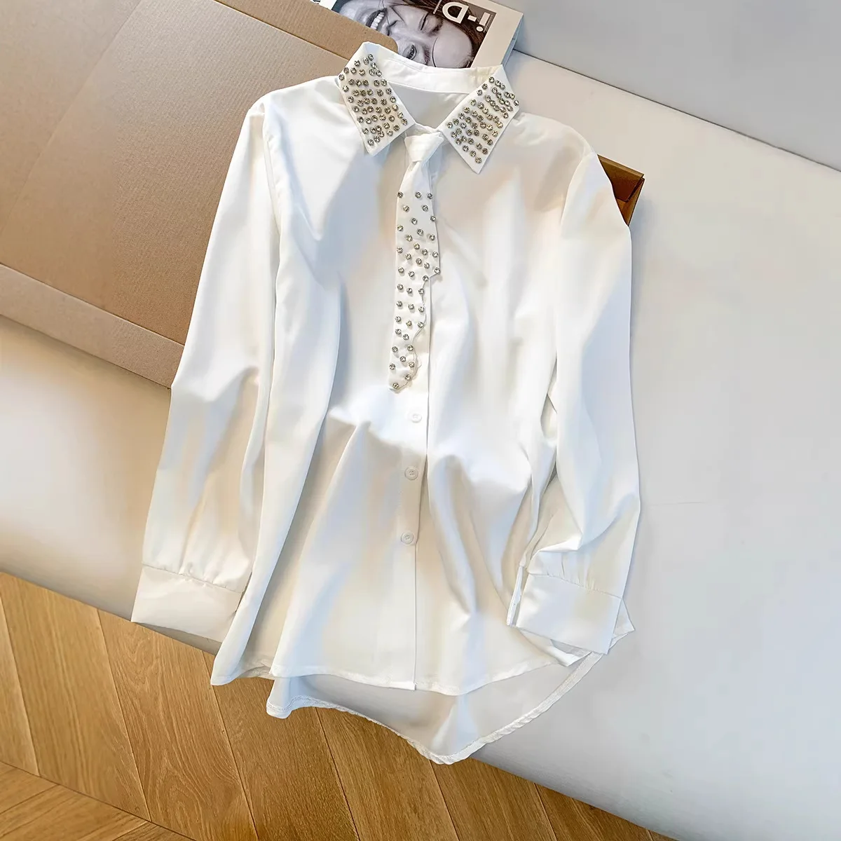 

Женская блузка с блестками и пайетками, на пуговицах, из шелковистой ткани, с богатой отделкой, для делового и повседневного стиля