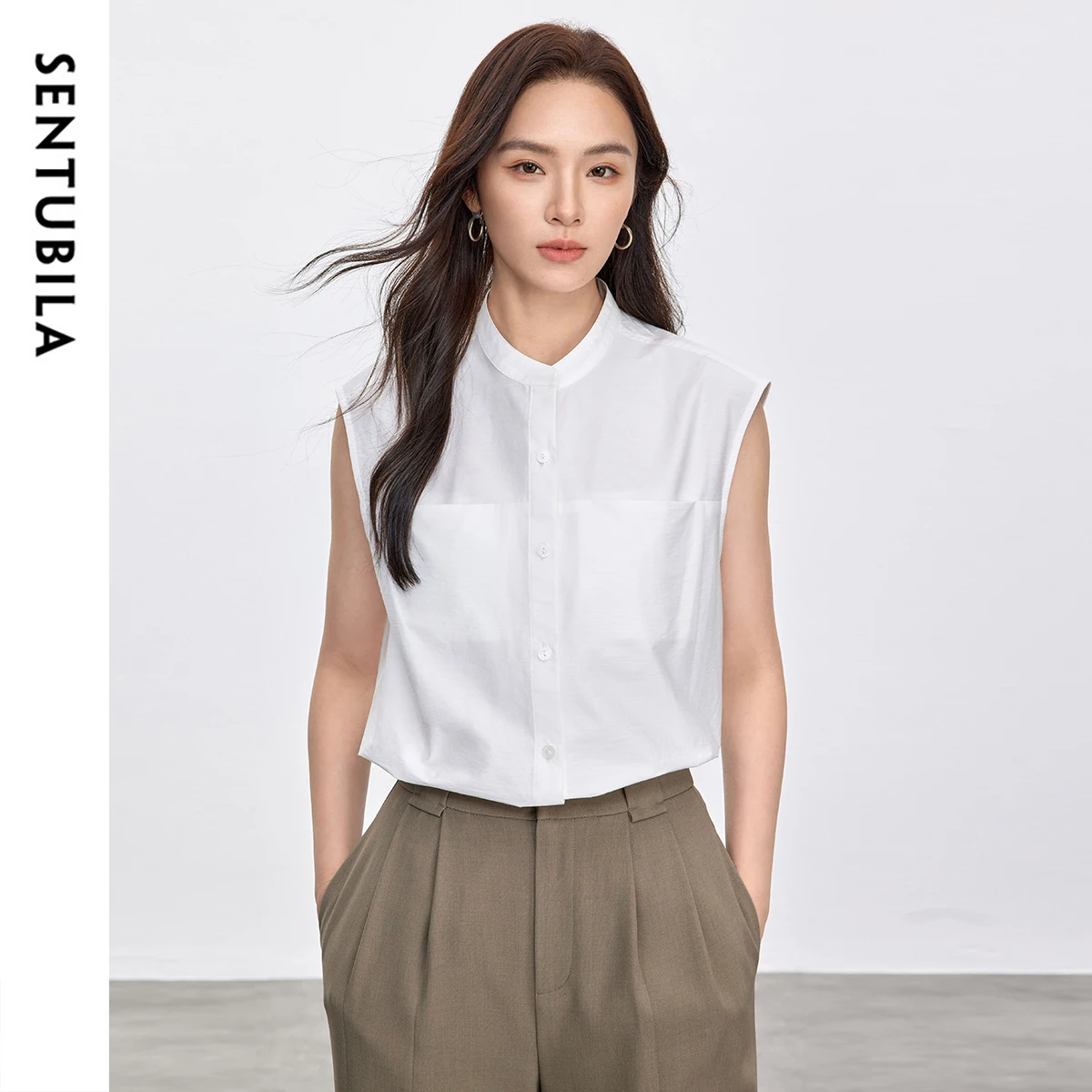 SENTUBILA White Cotton Women Shirt 2025 New Straight Sleeveless Stand Neck Single Breasted Casual Pockets Blouses 152C58807