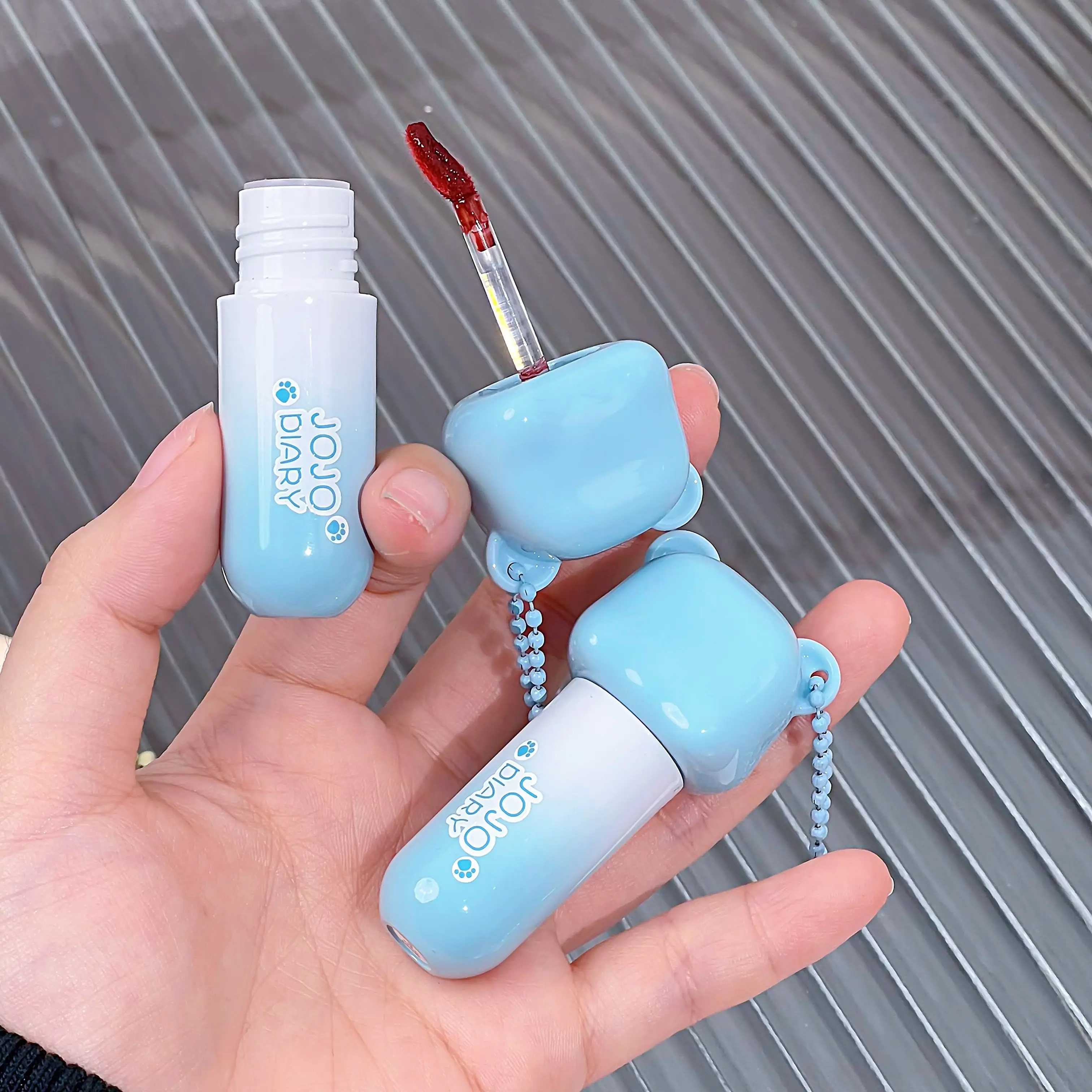 JOJO DAIRY Cute Bear Light-sheer Lip Glaze, 6-color Pendant Watery Glossy Lip Gloss Light Hydrating Moisturizing Lip Gloss