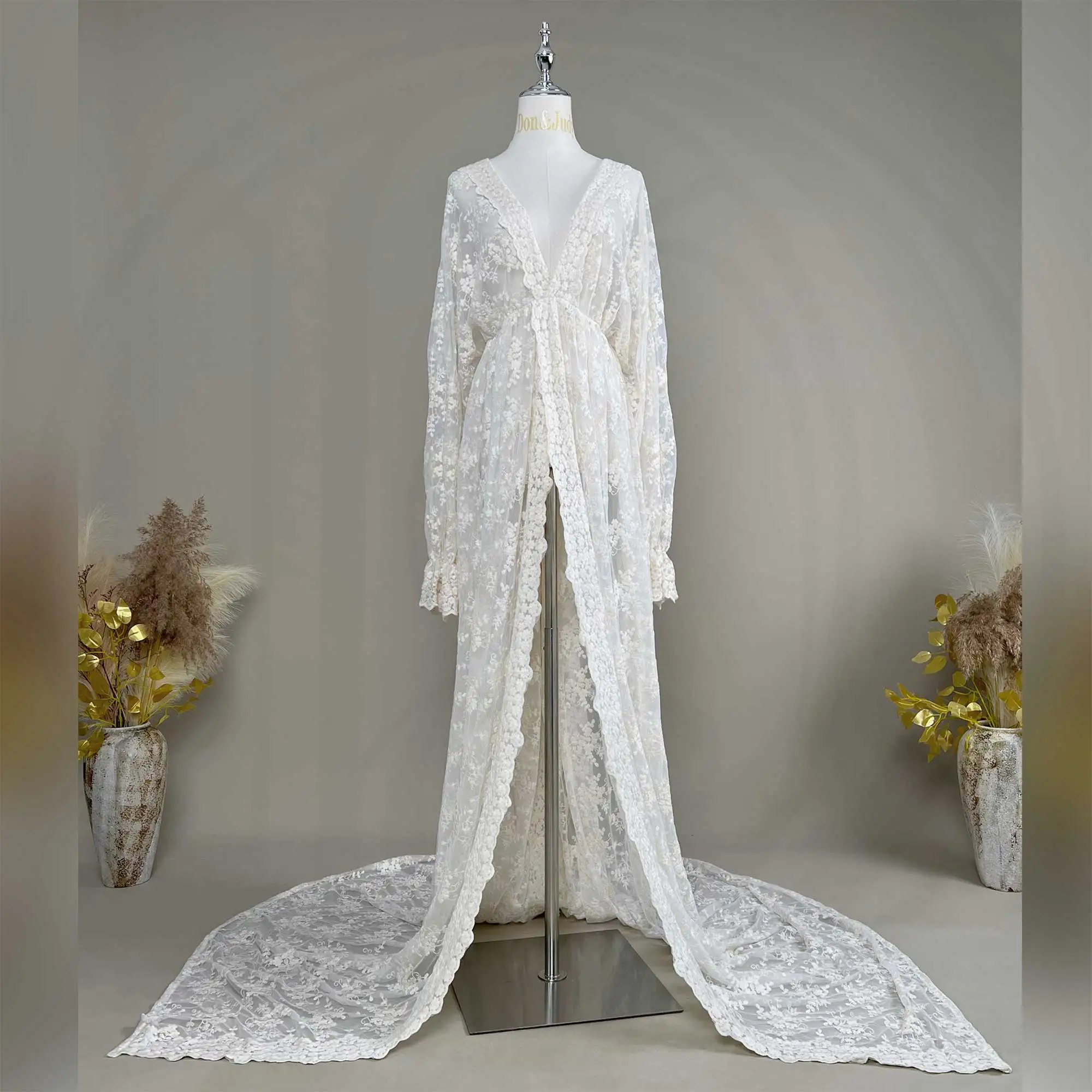 Don&Judy White Lace Bridal Robe with Deep V-Neck and Detachable Train Maternity or Non-Maternity Photography Wedding Party