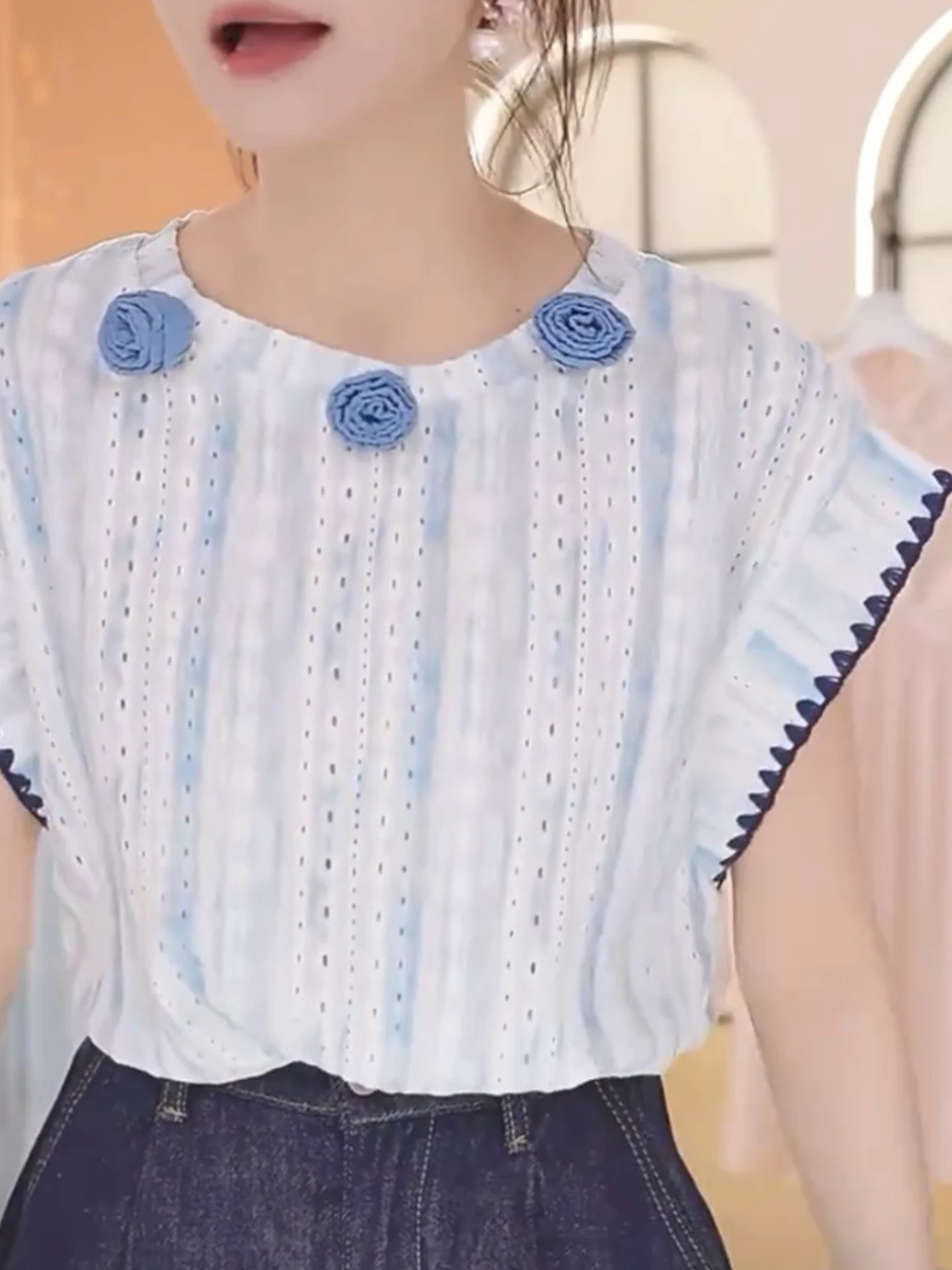 Hollow out round Ne irt Summer 2025 Color Blo 3D Flower Top Faionable ort Sve Anti-Aging Small irt Korean Sl...