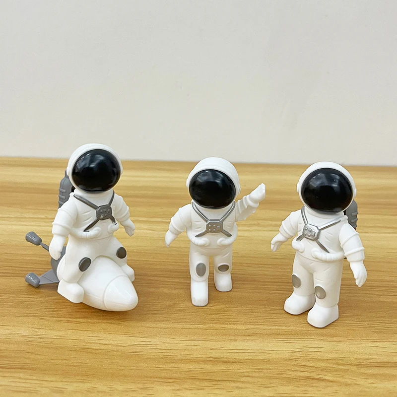 3pcs Space Astronaut + Rocket, Cute Shape Aviation Rocket, Spaceman Collection Model Toy, Home Decoration(Random Gestures)