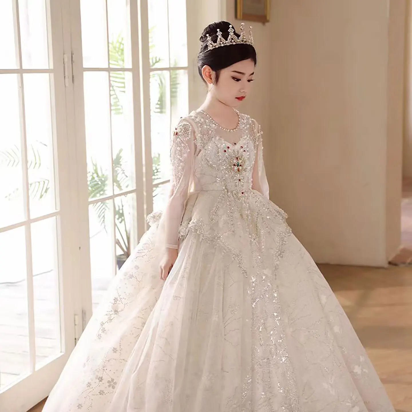 ชุดเดรสเจ้าหญิงสีขาวหรูหรา Jill Wish J003 สไตล์ดูไบ ประดับคริสตัล แขนยาว สำหรับเด็ก งานแต่งงาน งานวันเกิด งานเลี้ยง ชุดราตรีทรงบอลกาวน์