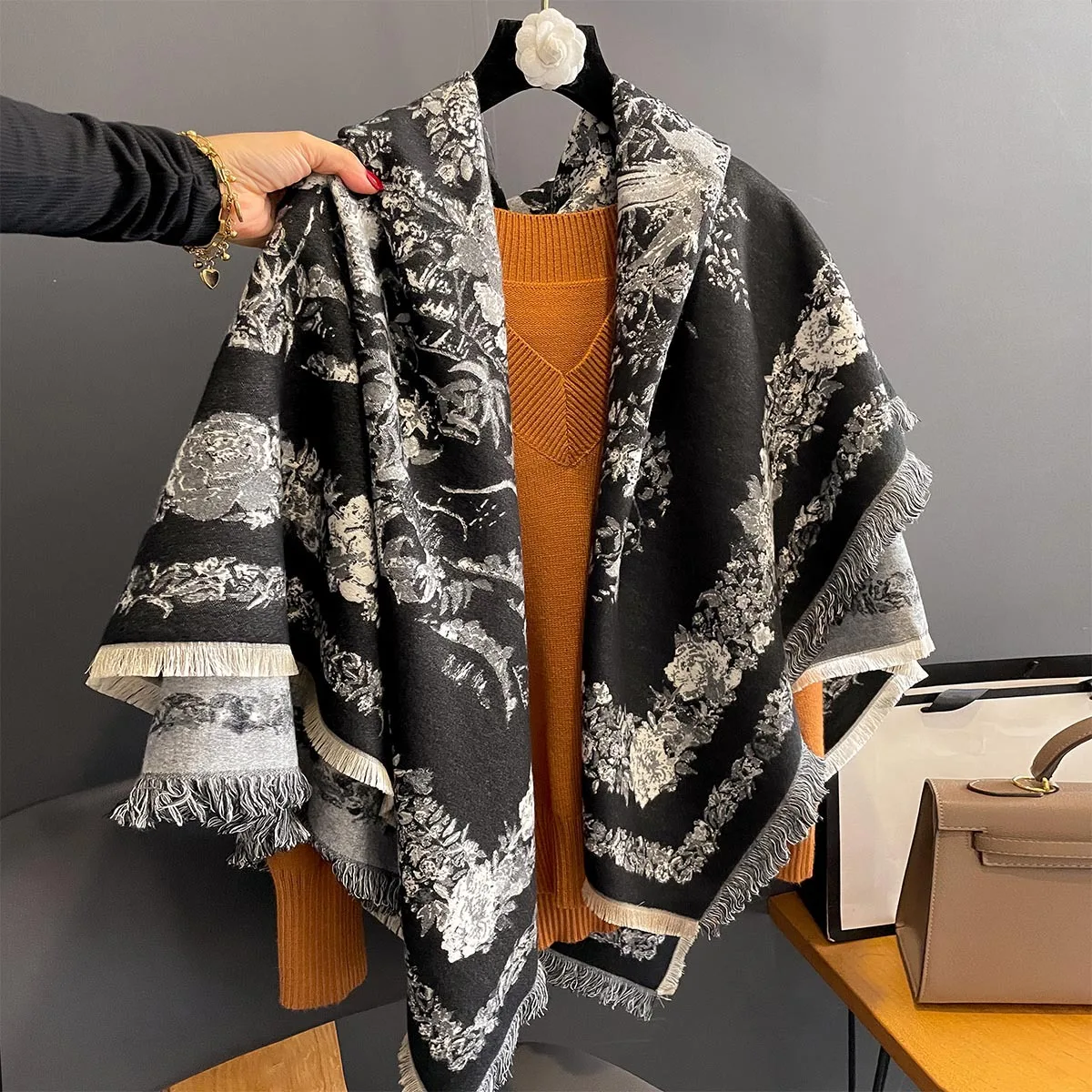 New Autumn Winter Women Wrap Cashmere Pashmina Shawl Lady Thick Wrap Scarves Fashion Vintage Print Scarf Bufanda Echarpe Blanket