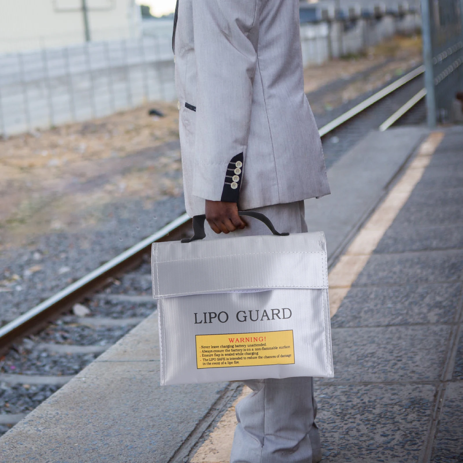 

Fireproof Explosion-Proof Bag Lightweight Durable Storage Pouch Protective Safety Bag For Carry Storage Silver