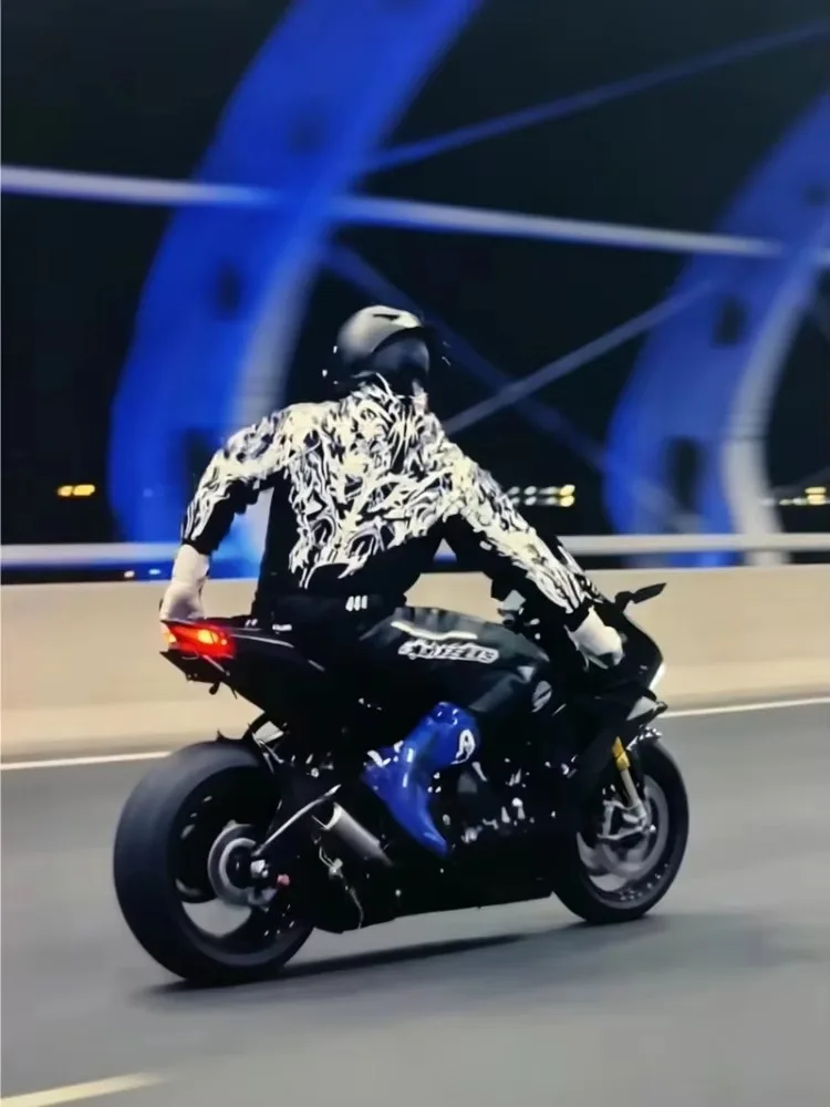 Reflektierender Hoodie im Street-Stil für Herren, Y2k-Stil, Gothic, langärmelig, Pullover, Kapuzenpullover, lockerer Schnitt, Motorradfahrer, für Ausflüge in der Nacht, Neu – Detail 5