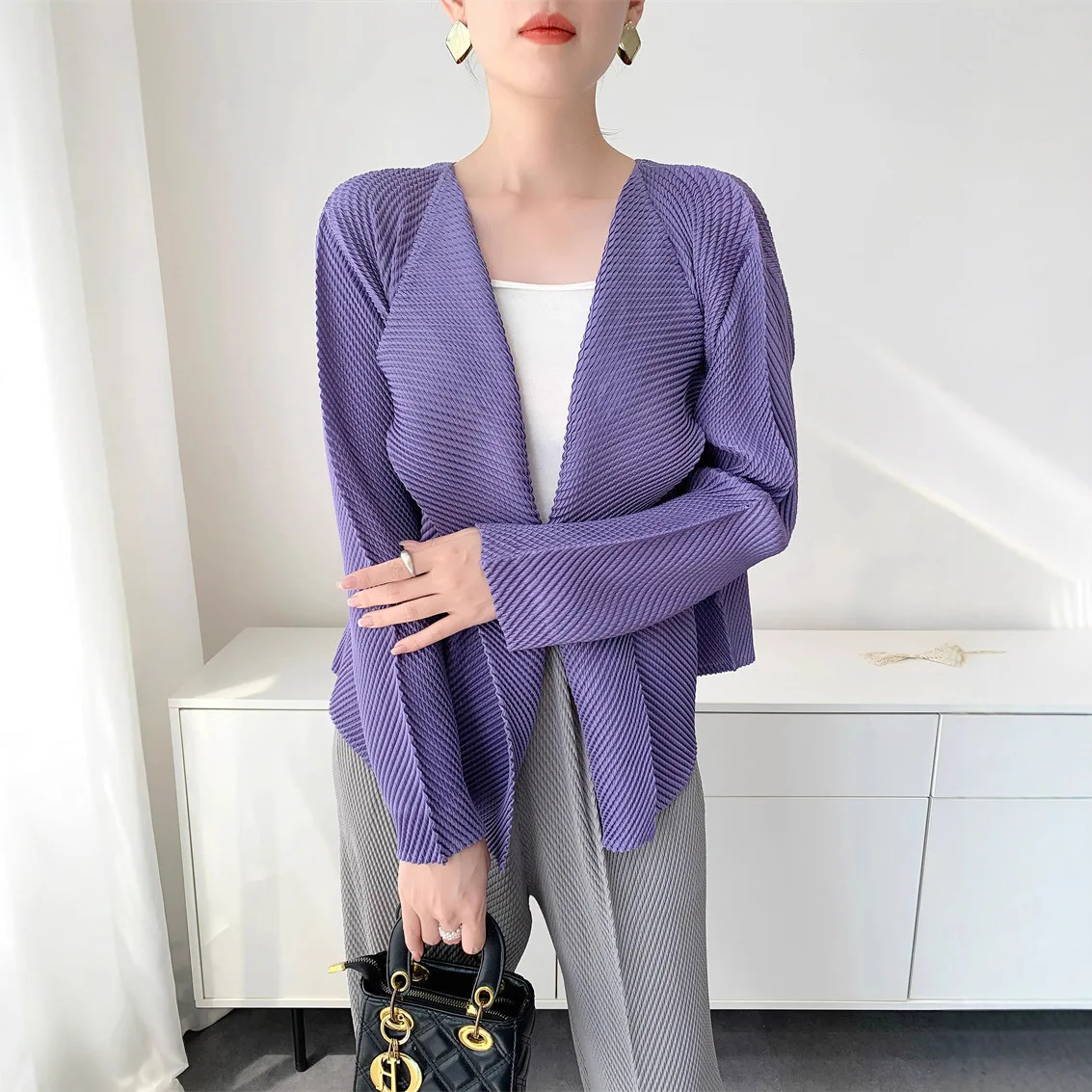 Miyake Fold 2025 Fish Scale Fold Coat for Women's Spring and Autumn Outerwear Top Design Texture Cardigan Comfortable and Casual