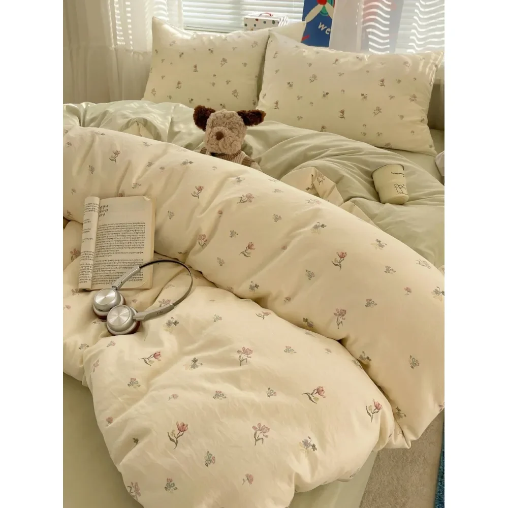 

Polyester Retro Floral Print Bedding Set, Suitable For Boys Girls Dorm, Zipper Closure, All Season, Soft Breathable, Fit For Do