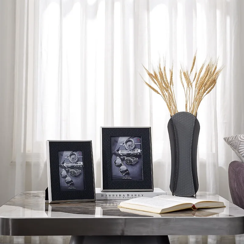 Modern Leather Photo Frame for Showroom 6/7 Inch Decor Picture Holder Premium Metal Tabletop Display Light Luxury Picture Frames