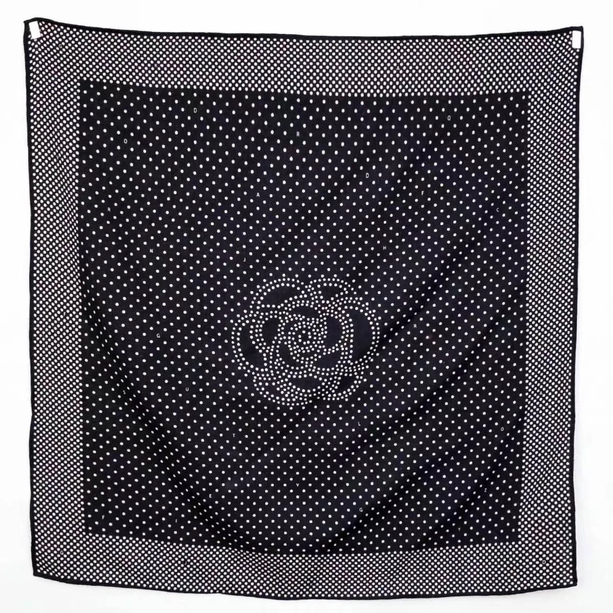 

Winter Square Scarf 90CM Hand Rollerd Edges Shawls Head Bag Scarves Luxury Christmas Gift Clothing Bag Accessories