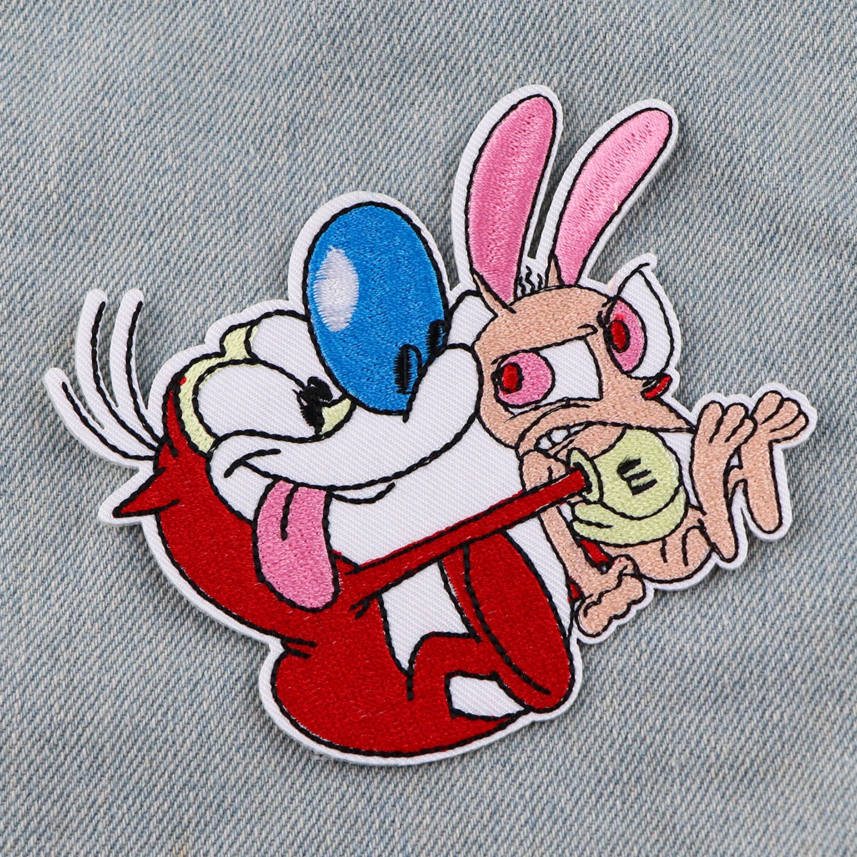 Рисунок 2 - Нашивка с вышивкой мультяшных животных для одежды