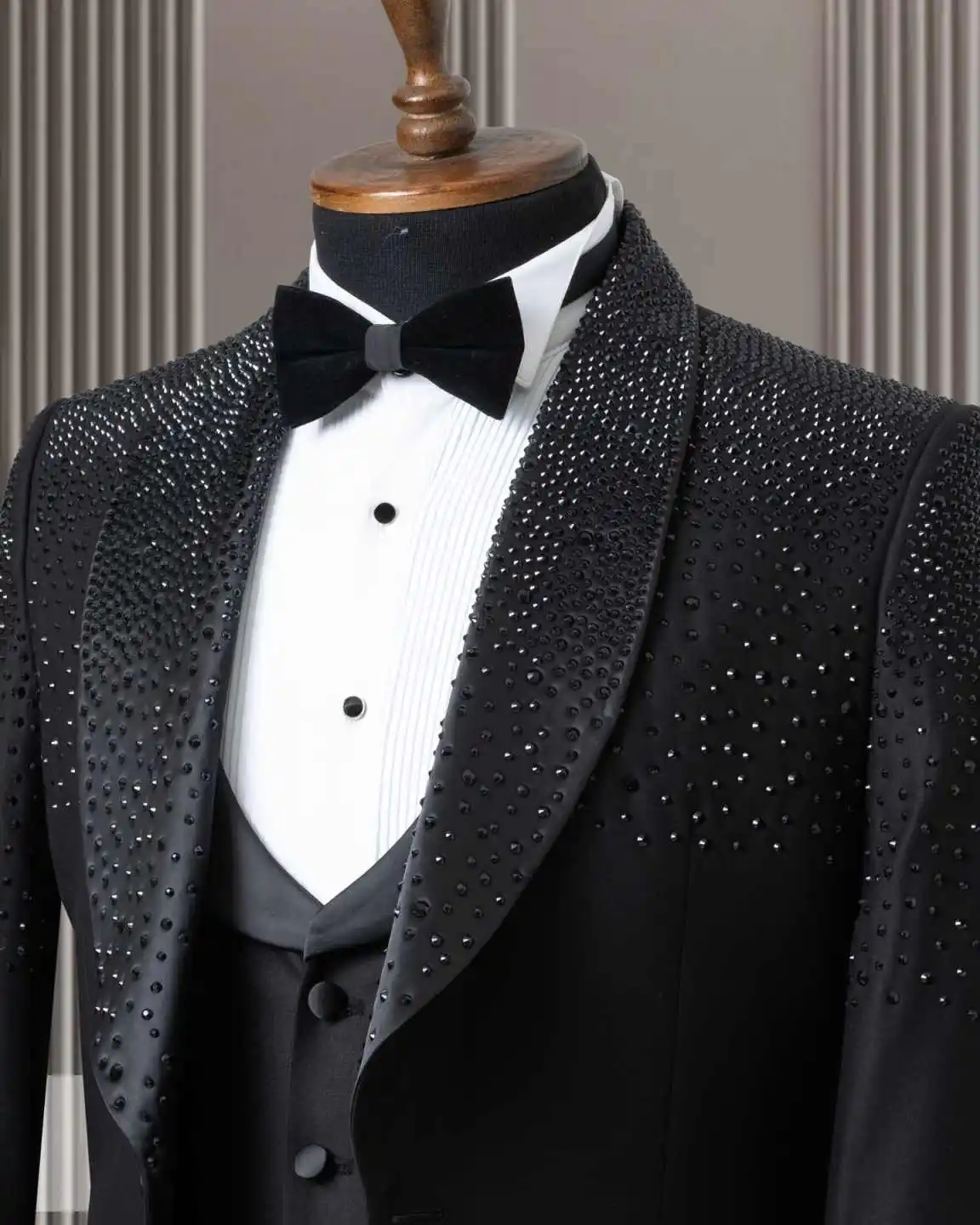 Sparkly ผู้ชายชุด 3 ชิ้นลูกปัด Blazer Peaked Lapel เดี่ยวงานแต่งงาน SLIM FIT เพชร CUSTOM Made PLUS ขนาด