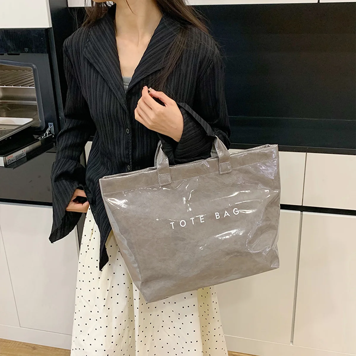 

Прозрачная модная сумка-тоут из ПВХ с однотонным буквенным принтом, легкая магнитная защелка из искусственной кожи, большая вместимость, для повседневных поездок на работу и покупок