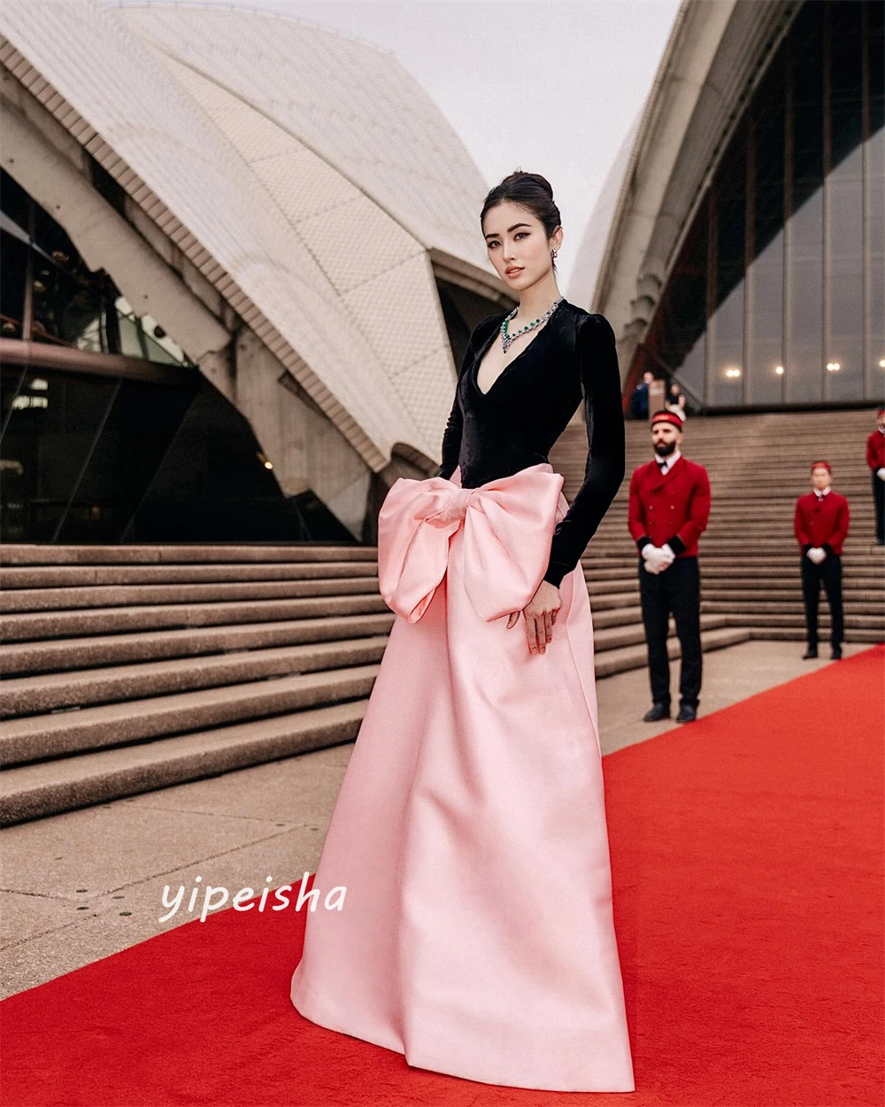 Robe de Soirée en Satin avec Nministériels d, Ligne A, Col en V, sur Mesure, Longueur au Sol, Arabie Saoudite