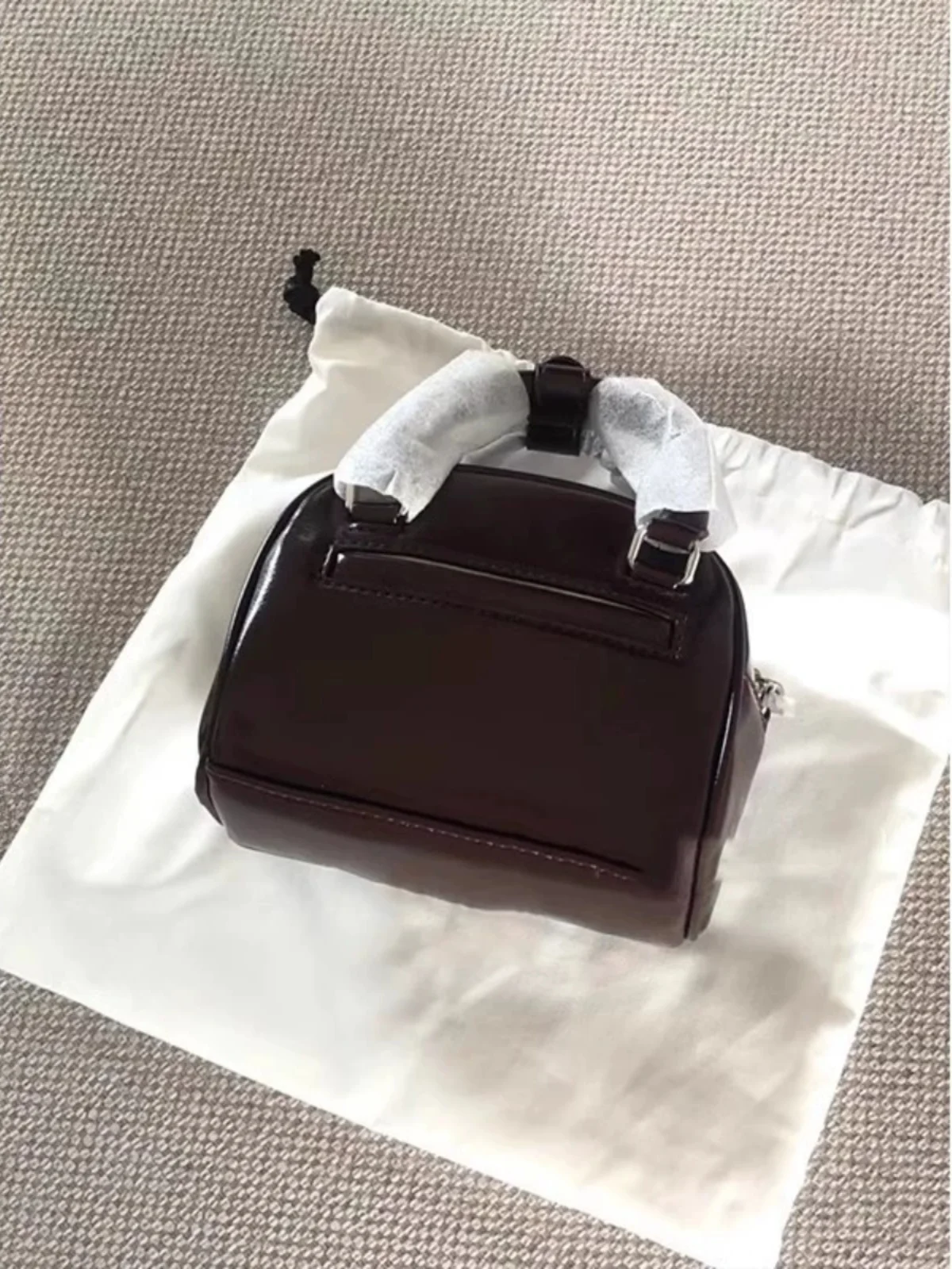 Retro Patent Leather Bag 2024 New Handbag High-Grade Shoulder Messenger Bag French sle  Commuter Square Sling Bag