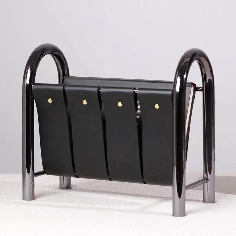 

metal suspenders, leather magazine shelves, bookshelves, ornaments, model rooms, sales offices, homestay study decorations