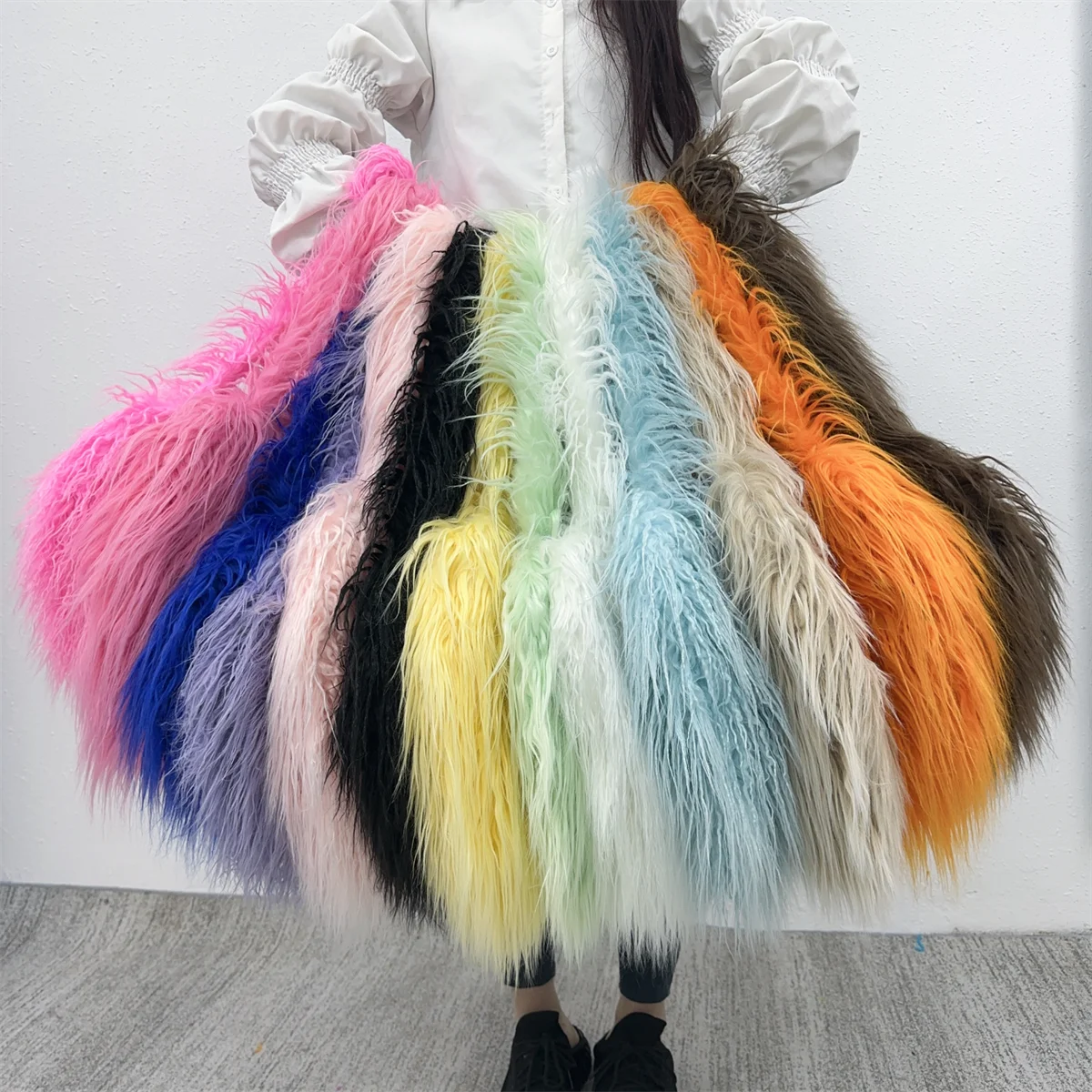 Heart Shaped Faux Fur Shoulder Bag Fluffy Plush Winter Women Handbags Cute Love Crossbody Bags for Women 2023 Tote Lady Shopper