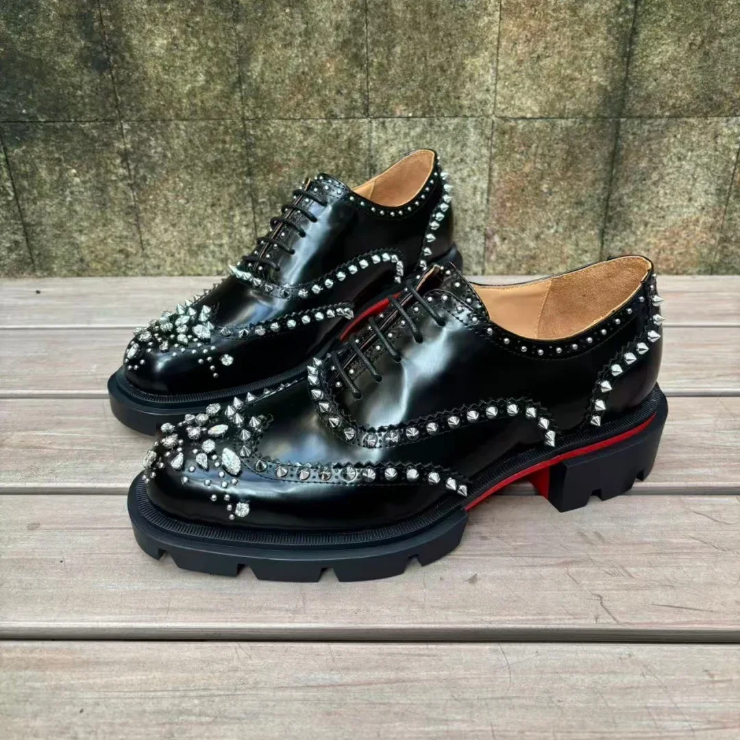 Round Toe Red Sole Sewing Lace-Up Single Shoes Male Exquisite New Rhinestones Rivets Decorate Black Patent Leather Men's Loafers