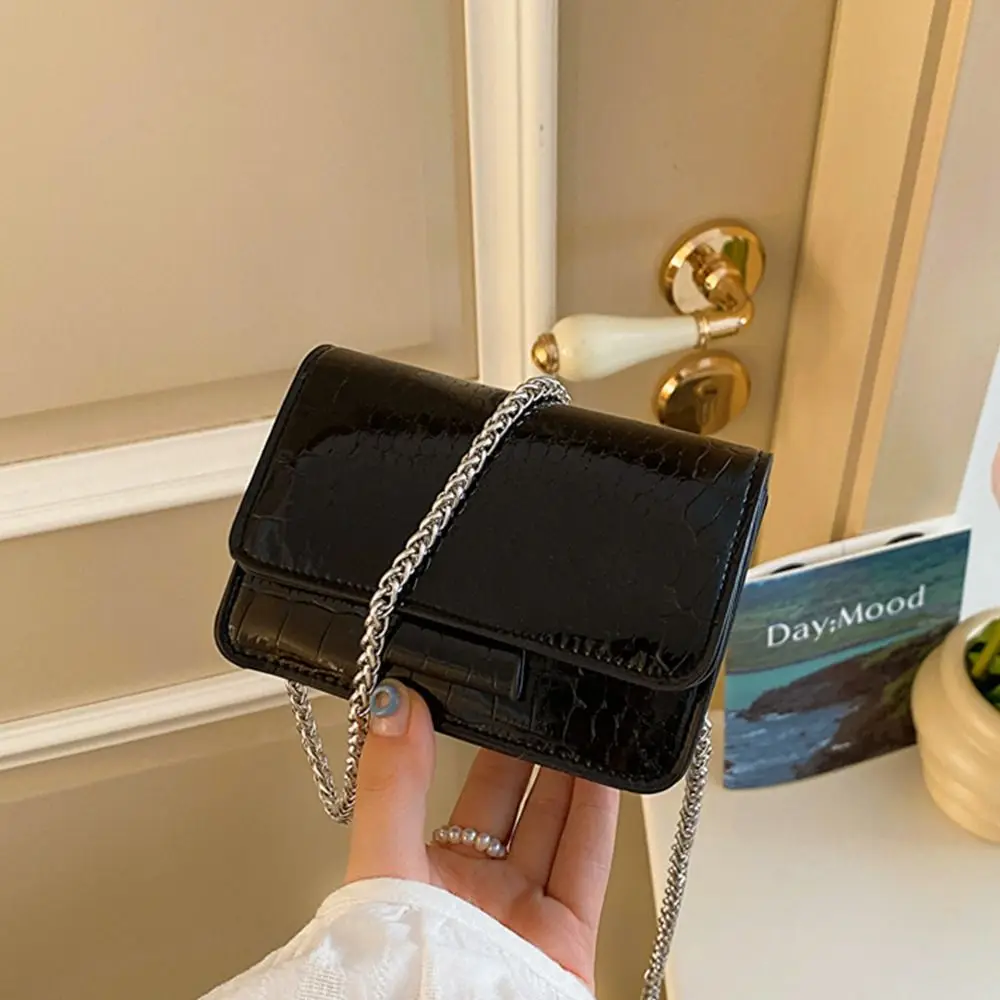 

Fashionable Crocodile Pattern Bright PU Bag Metal Chain Silver Mini Shoulder Bag Pu Leather Korean Style Women
