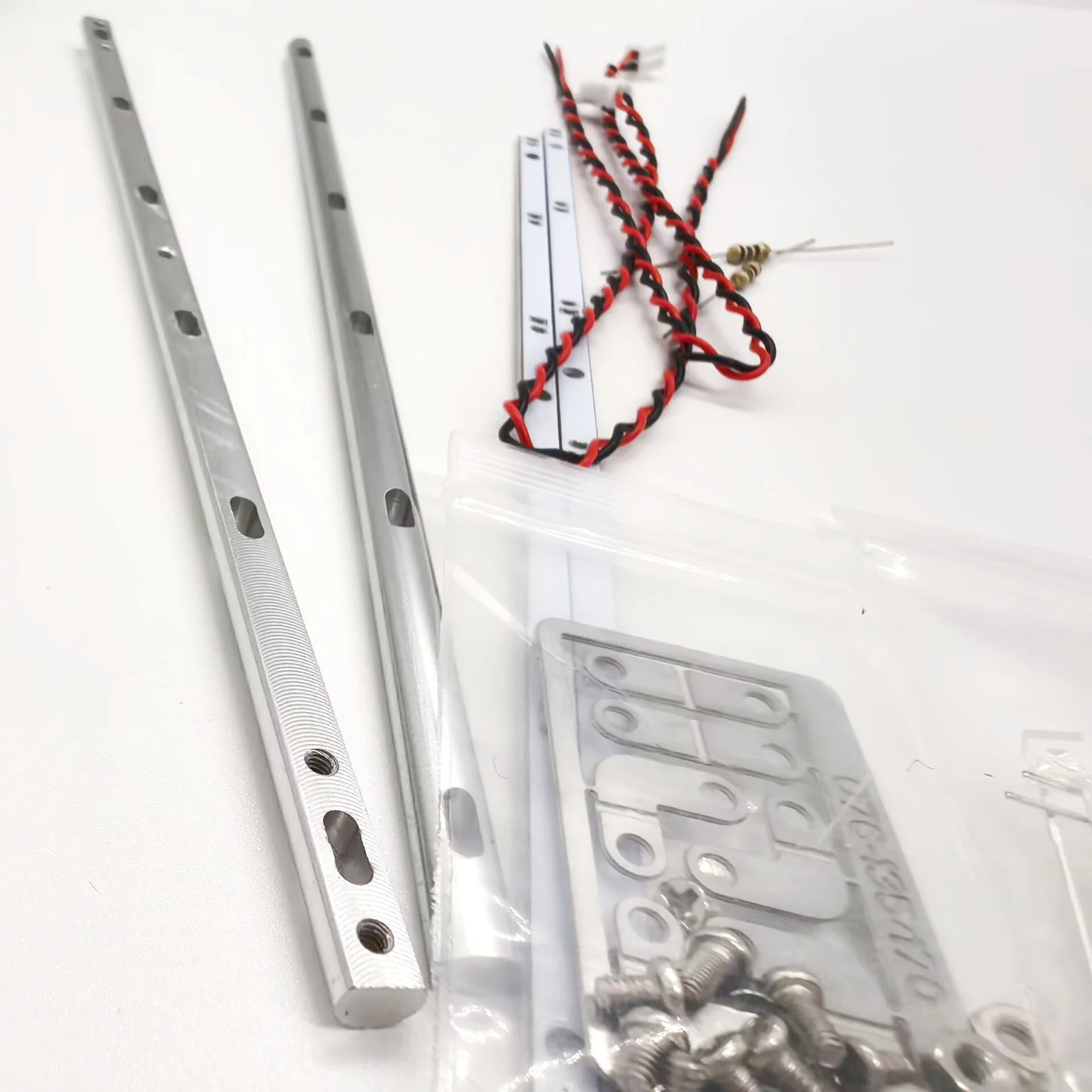 RC 1/14 Metall-Seitenleuchten LED-Markierungsleuchten 170mm für Tamiya Muldenkipper für SCANIA MAN VOLVO Traktor Tripper LKW DIY-Teile – Detail 2