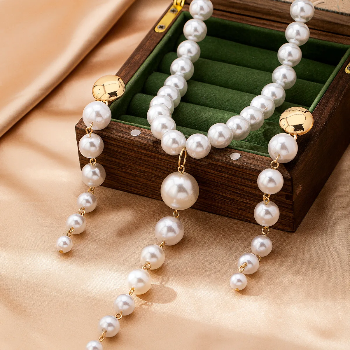 شرابة طويلة أقراط اللؤلؤ وقلادة مجموعة النساء الفتيات هدايا مجوهرات الأزياء رائجة البيع هدية حفلة 2025 نمط جديد