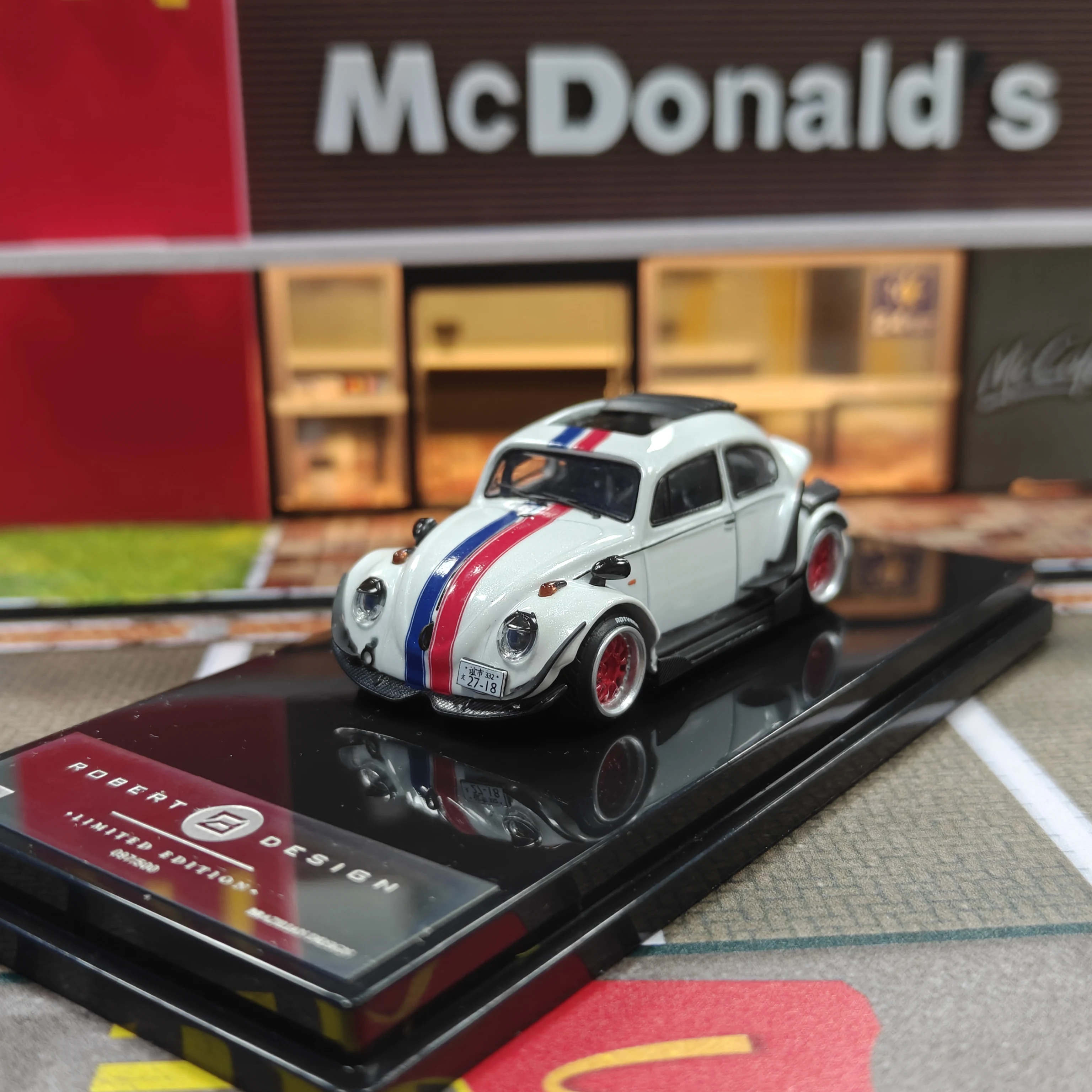 

Inspire Model 1/64 Beetle RWB Robert Design White Diecast Car Model