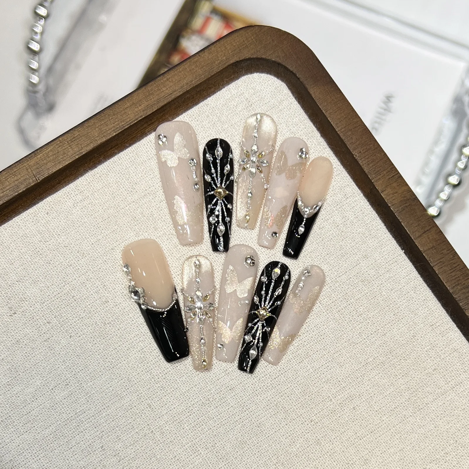 

10 шт., роскошные длинные накладные ногти ручной работы Y2k, черные французские бриллианты, полые бабочки, накладные ногти, носимые накладные ногти