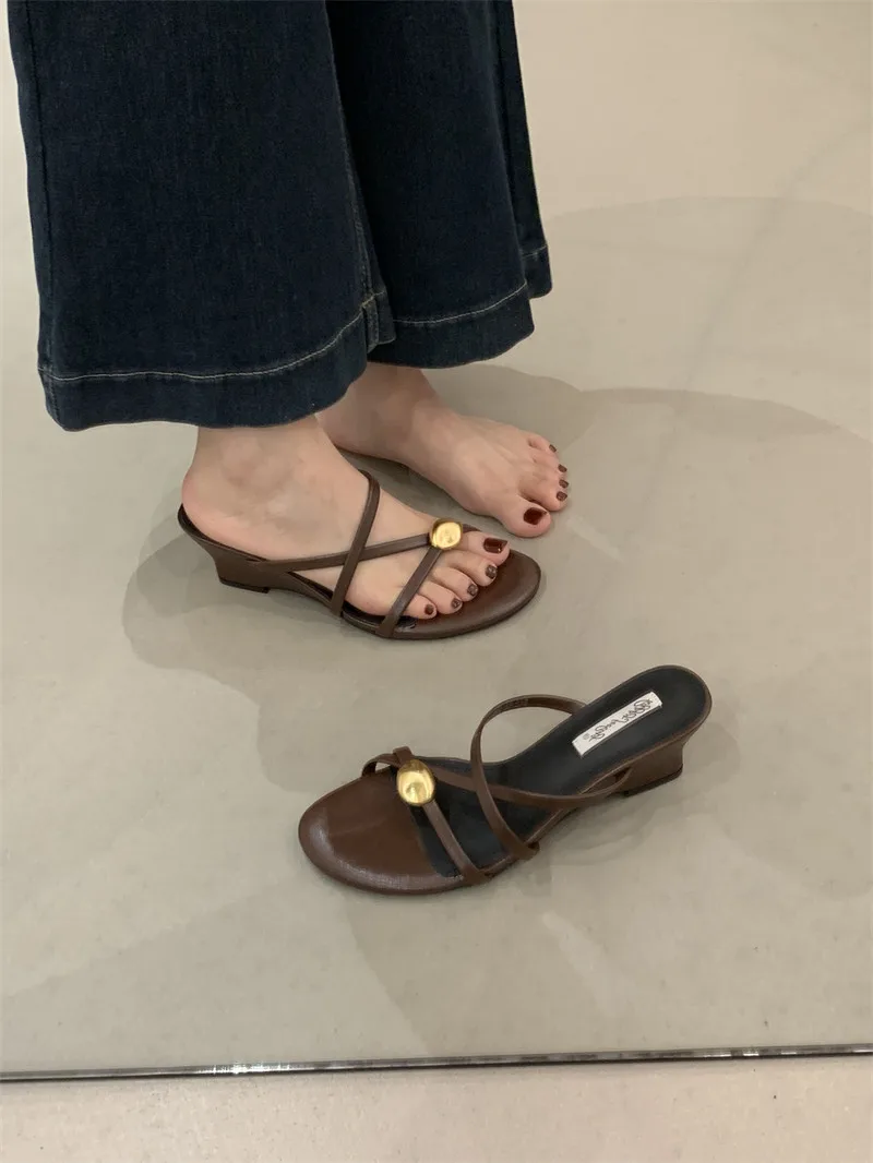 Fashion Slip on Mules Low Heels Slippers 2026 Summer New Brand Women Casual Outdoor Round Toe Shoes Ladies Slippers
