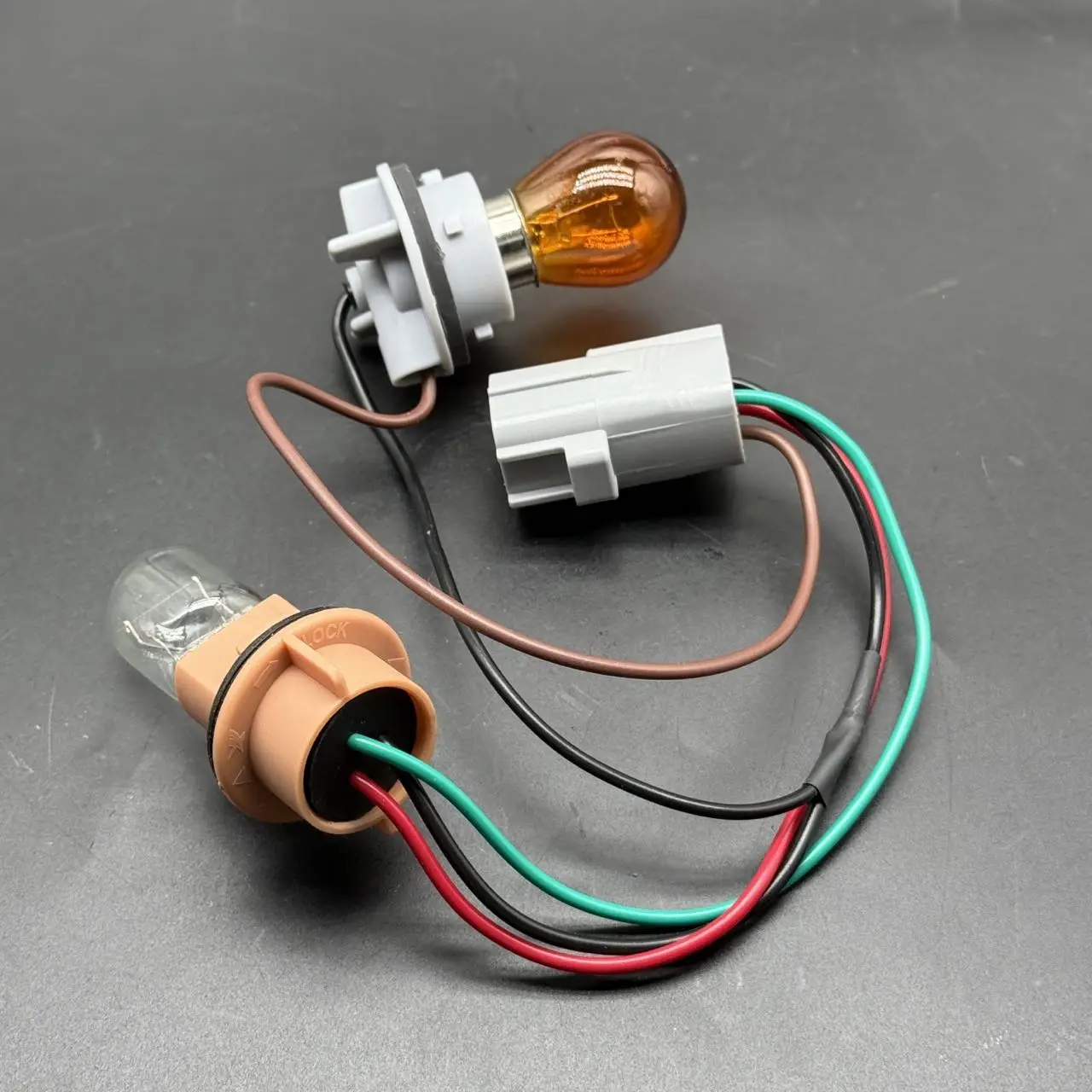 For Mitsubishi Pajero V73 V77 Rear Bar Light Bulb Wiring Harness Socket Rear Bumper Light Bulb Plugs