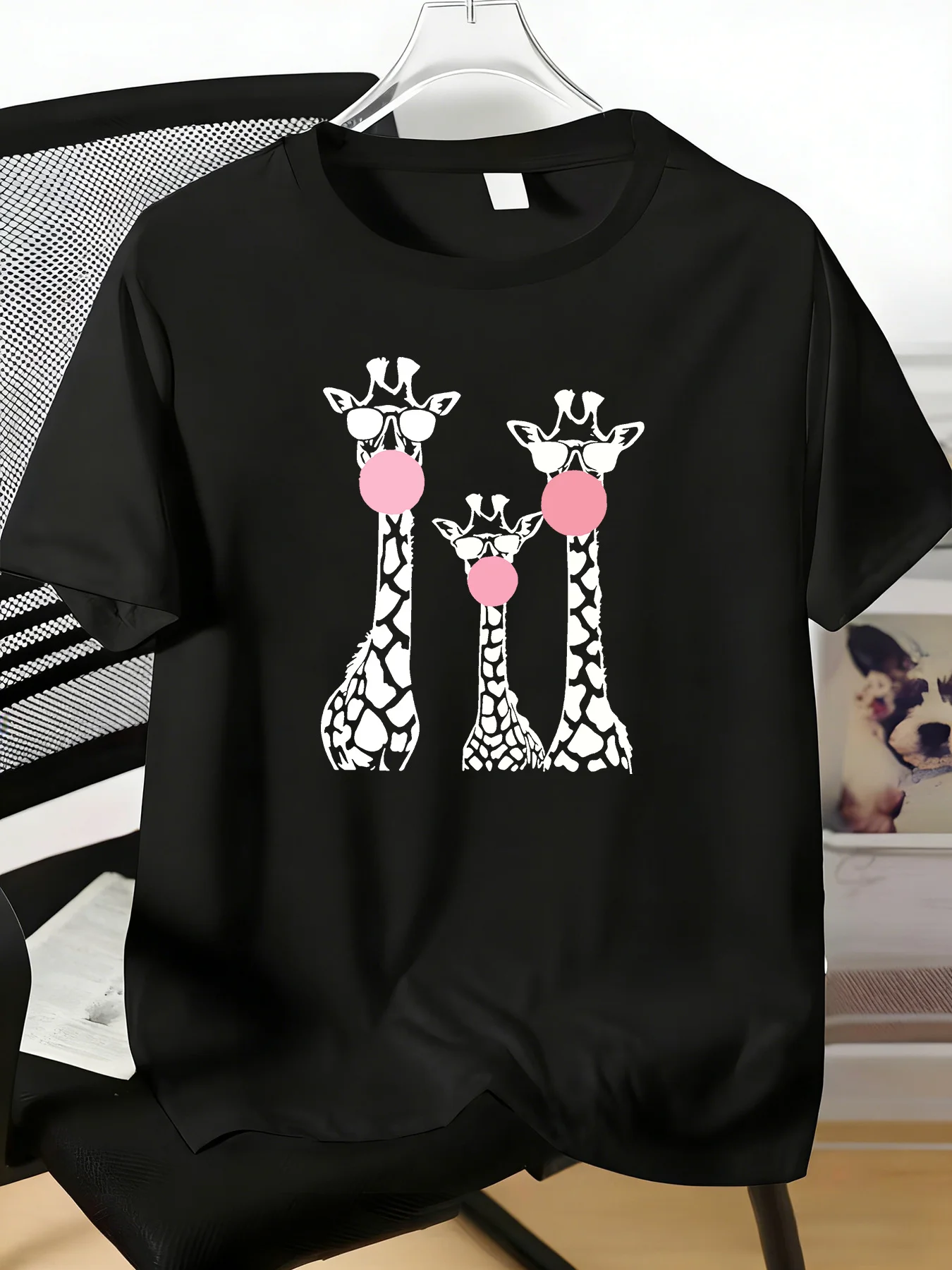 Male Red Crew Neck Tee Giraffe Family Sunglasses Bubble Gum Print Thin Short Sleeve Summer Casual Top For Animal Enthusiast Guys