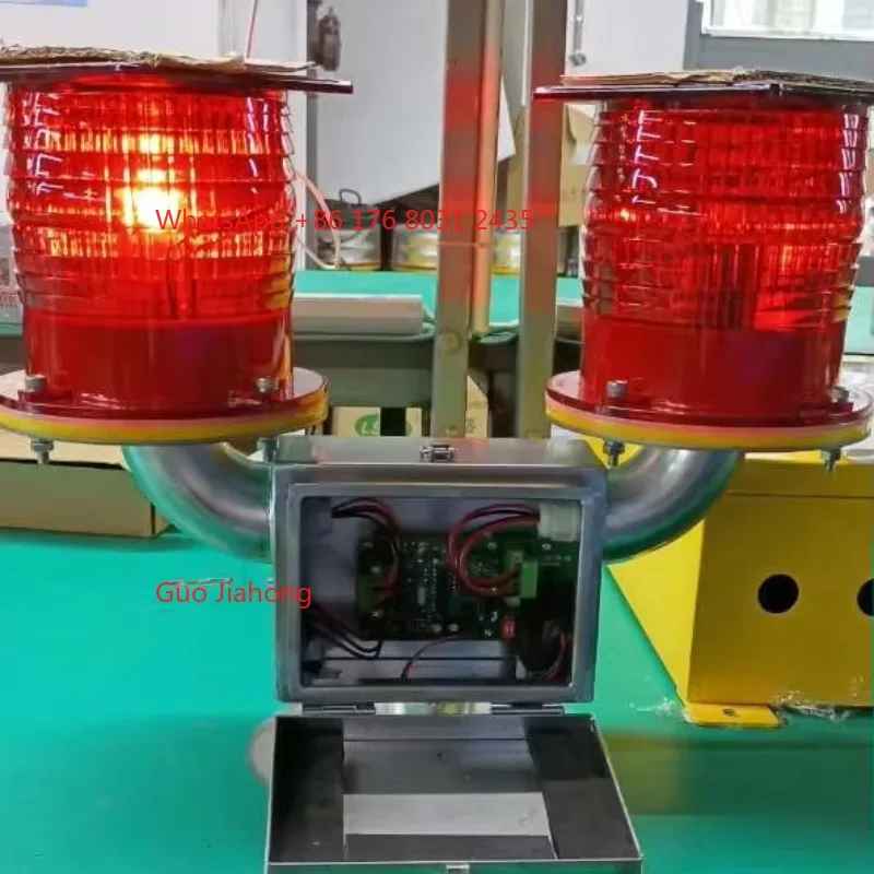 

Twin Aviation Obstruction Lights Solar Powered Red LED Low Intensity L810 Omni-directional Tower Aviation Light with Solar Panel