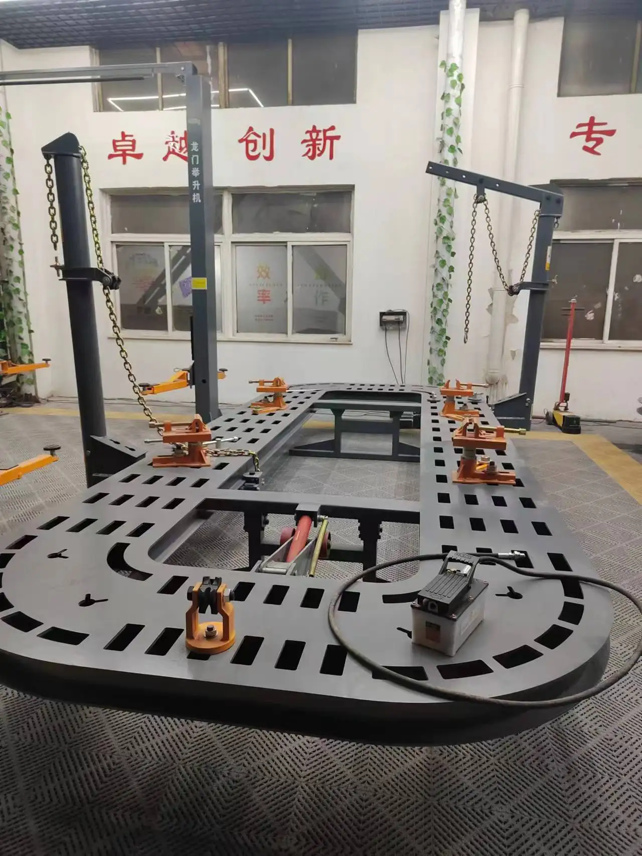 6M Auto Body Frame Machine Car Chassis Straightener For Collision Dent Repair Workshop