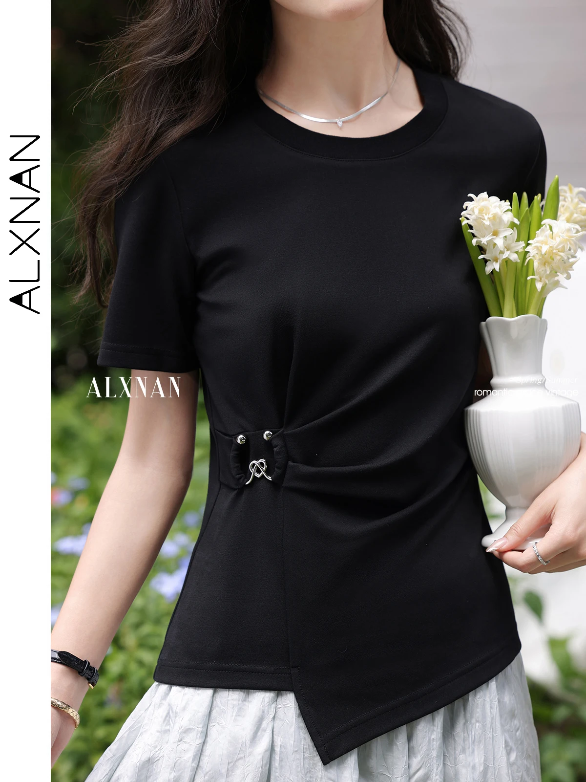 ALXNAN Women's Black T-shirt Round Neck Pleated Irregular Design T-shirt 2025 Summer Casual Slim-fit Cotton Female Tops L557112