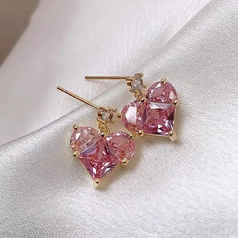 Fashion Pink Love Heart Crystal Earrings for Women Diamond Stud Earring Wedding Engagement Earrings Birthday Party Gift Jewelry