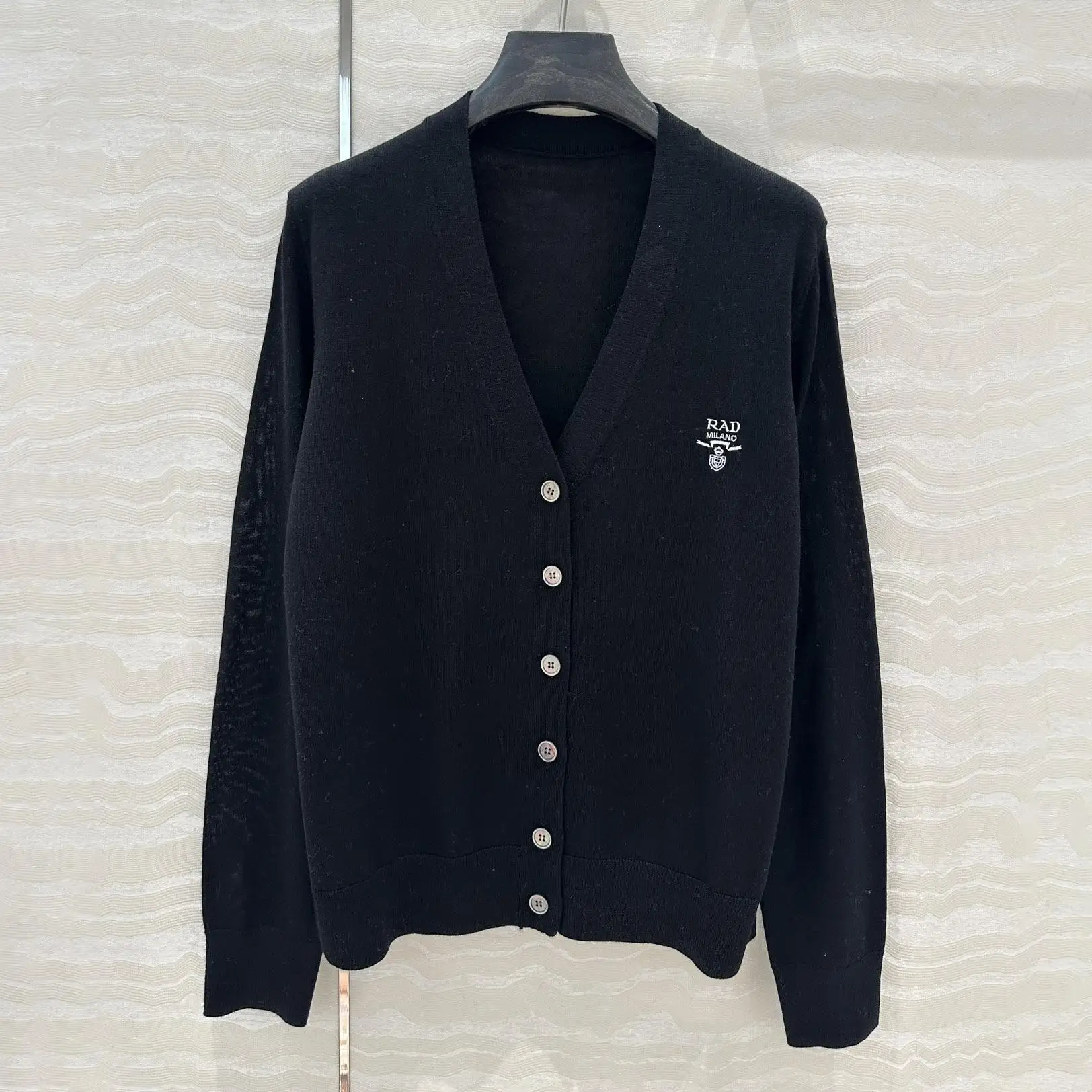 

2025 Spring/Summer New Arrival V-Neck Long Sleeve Cardigan - Simple Single-Breasted Versatile Wool Knit Sweater for Women