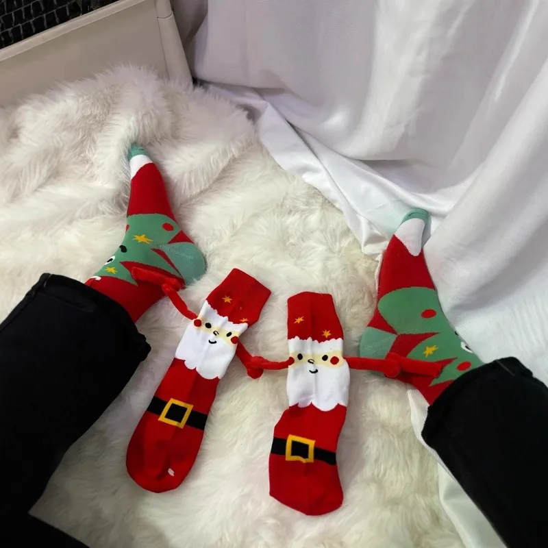 2025년 신상 크리스마스 자석 연인 양말 귀여운 중간 길이 양말 손잡고 있는 디자인의 커플용 따뜻한 겨울 양말