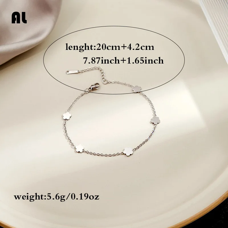 

Fashion and Luxurious Simple Geometric Love Circular Fashionable Commuting Bracelet Multiple Styles for Daily Matching