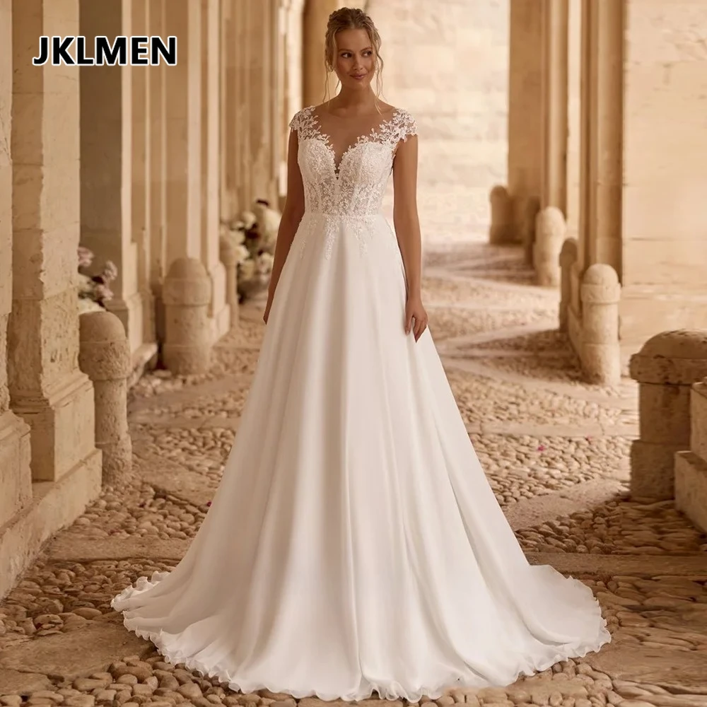 Maßgeschneidertes Chiffon-Hochzeitskleid Robe De Mariee mit Flügelärmeln, Rundhalsausschnitt, Spitzenapplikation, Reißverschluss am Rücken und Schleppe